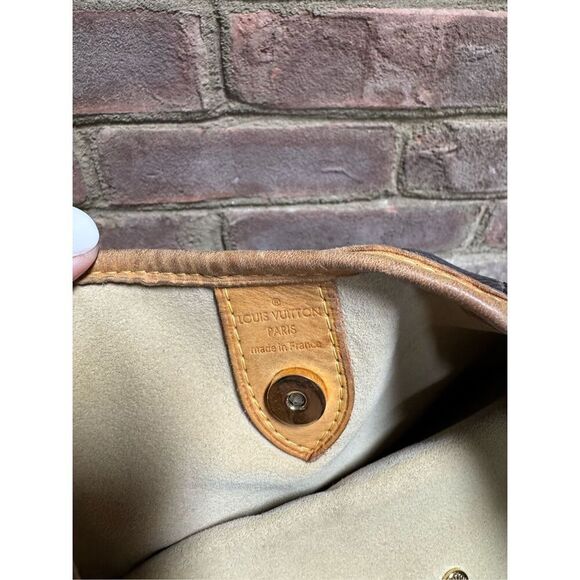 Louis Vuitton Authentic Monogram Galleria PM Bag - Picture 10 of 15